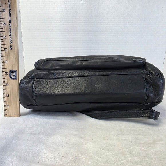 Stone Mountain Black Soft Vegan Leather Shoulder Bag Multiple Pockets Grannycore - Picture 5 of 11